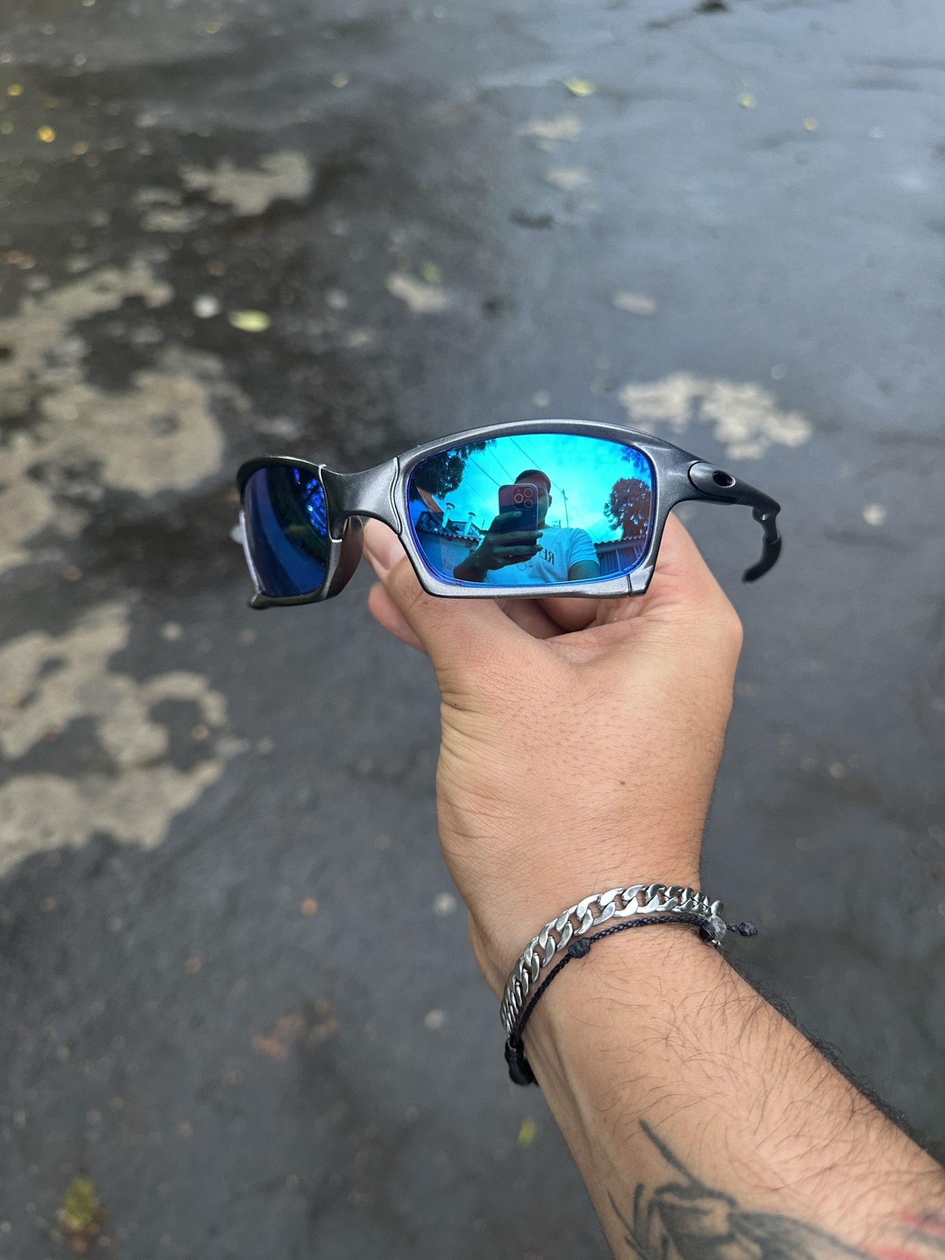 5. Gafas Oakley Julieth Squared black Blue