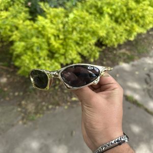 3. Gafas Oakley Julieth Gold Venom