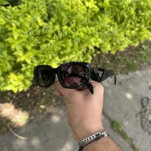 Gafas Prada BLACK PYRAMID Avant-Garde