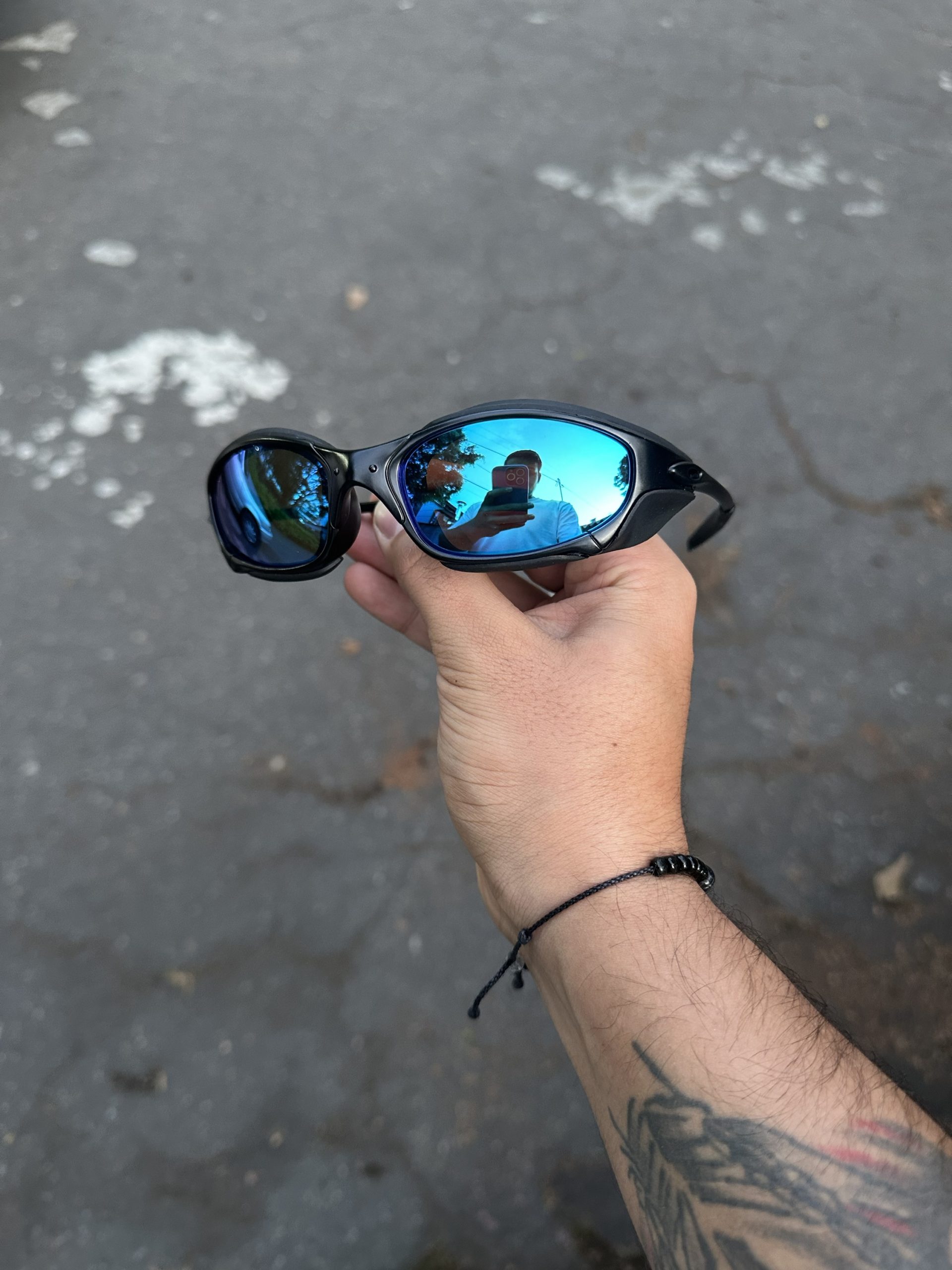 1. JULIETH BLACK HYDRO FLUX BLINDERS