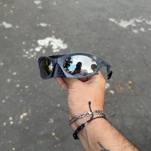 8. PLANTARIS OAKLEY GRAPHITE CHROME