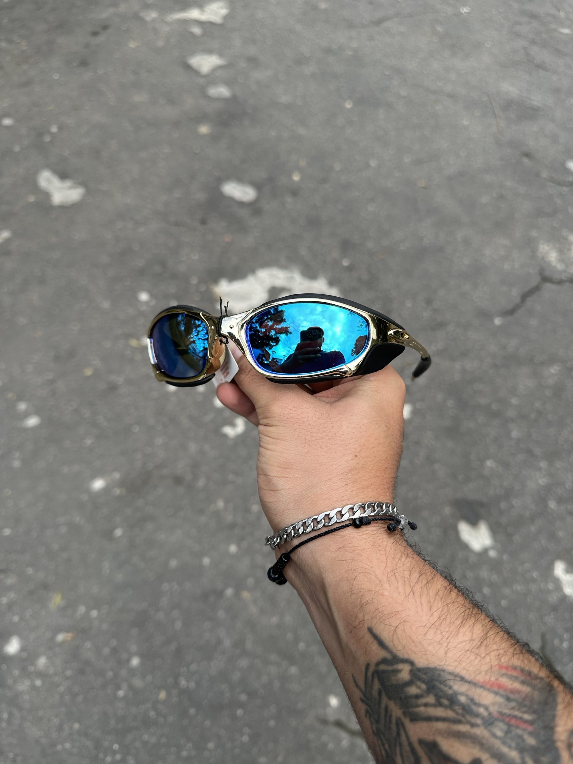01. JULIETH OAKLEY SIDE BLINDERS IMPERIAL SKY SHIELD